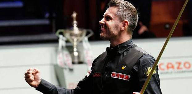 冠军之间的, cente, 和墨菲展开