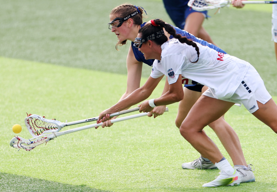 麦库尔, 菲谢罗娃在