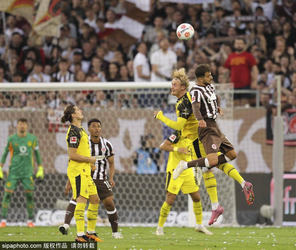 img, 德凯特拉雷, 防线也将面